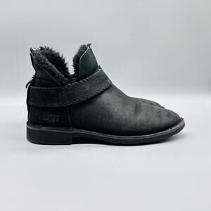 UGG Boots Womens Size 7.5 Black Suede Shearling Lined Ankle Booties Strap Winter